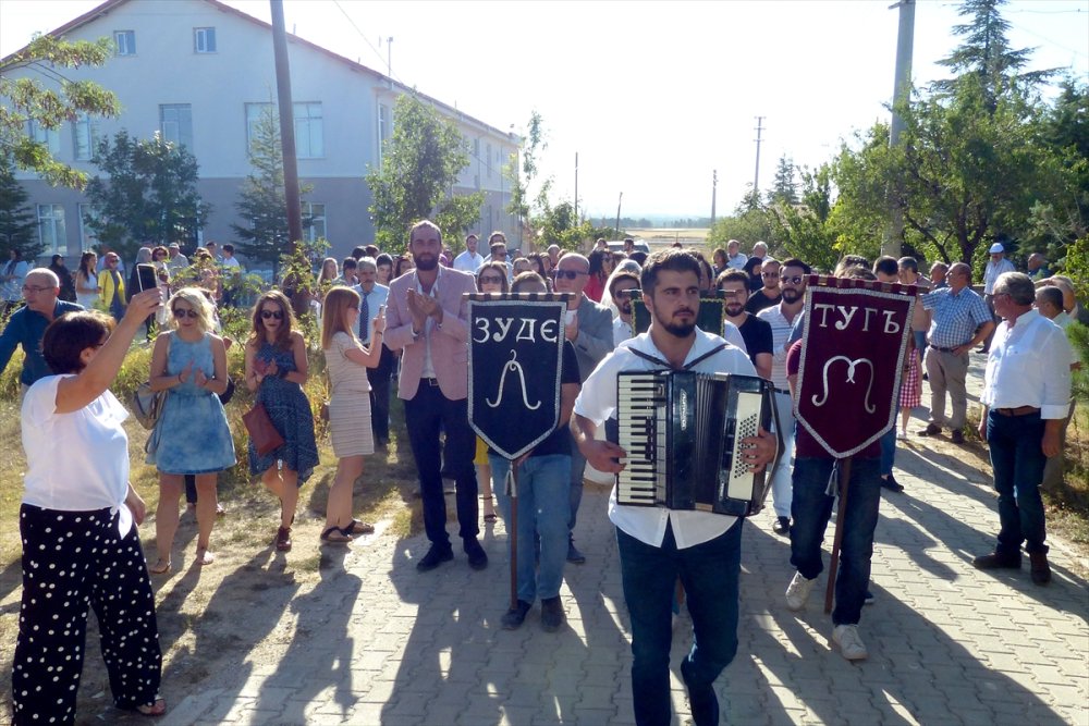 Çerkezler Binlerce Yıllık Geleneklerini Anadolu'da Yaşatıyor