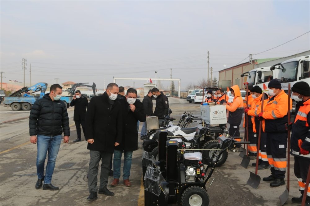 Niğde Belediyesi Ekipleri, Karla Mücadeleye Hazır