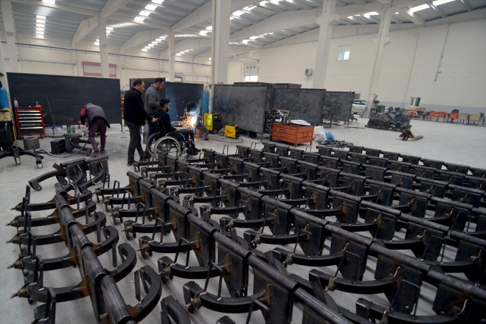 Konyalı Genç Azmiyle Hayata Tutunmaya Çalışıyor