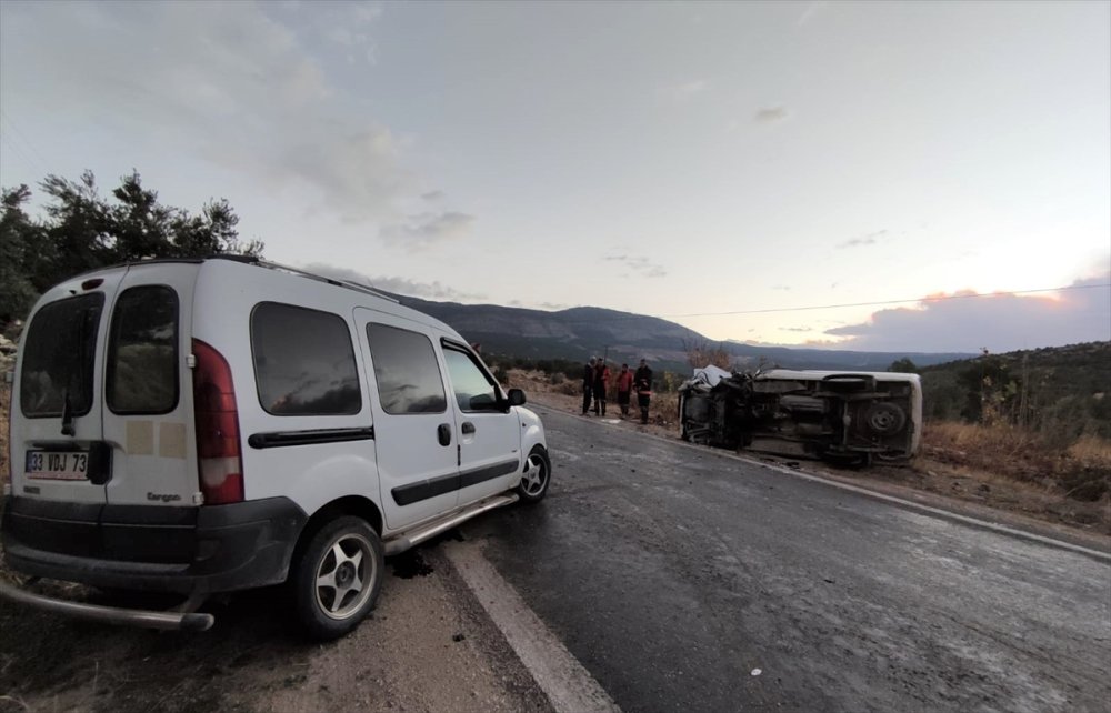 Mut'ta Trafik Kazası : 3 Yaralı