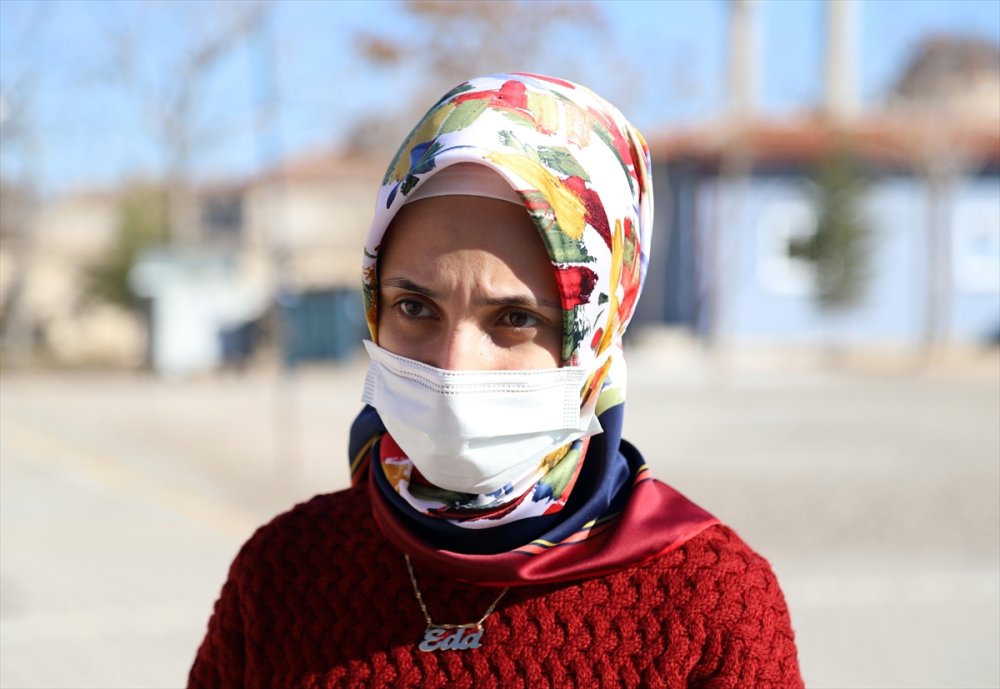 Görme Yetisini Yüzde 90 Kaybeden Öğretmen Öğrencilerine Işık Oluyor