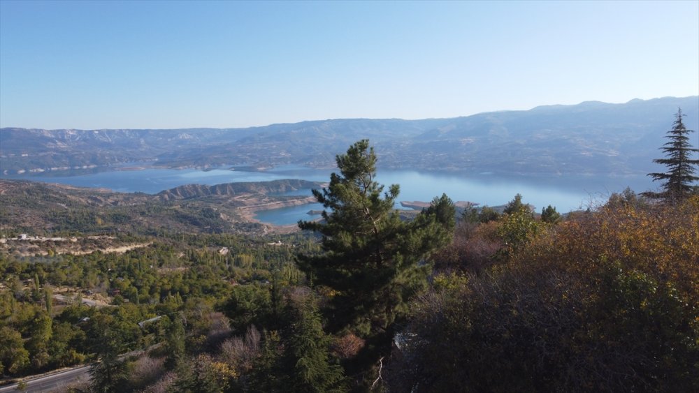 Barajın Turkuazı Ormanın Yeşili