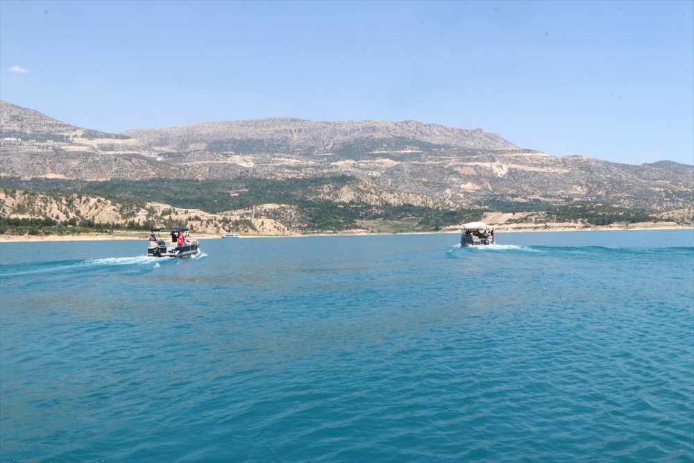 Barajın Turkuazı Ormanın Yeşili