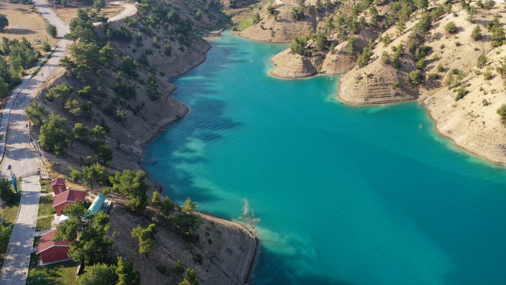 Barajın Turkuazı Ormanın Yeşili