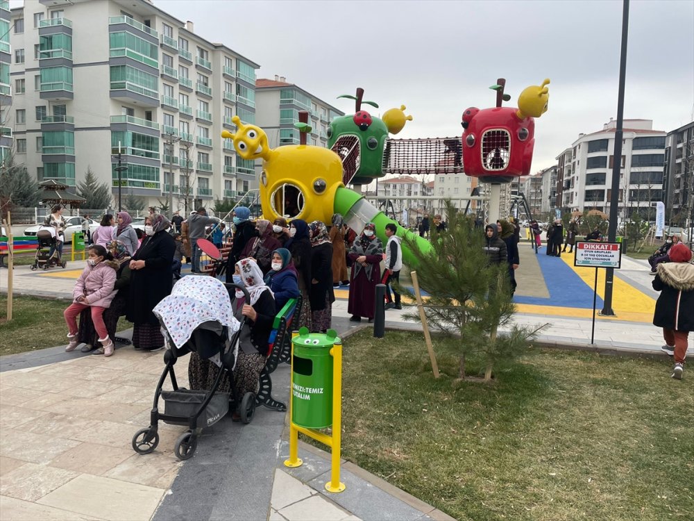 Başkan Dinçer, Gülümse Parkı'nın Açılışına Katıldı