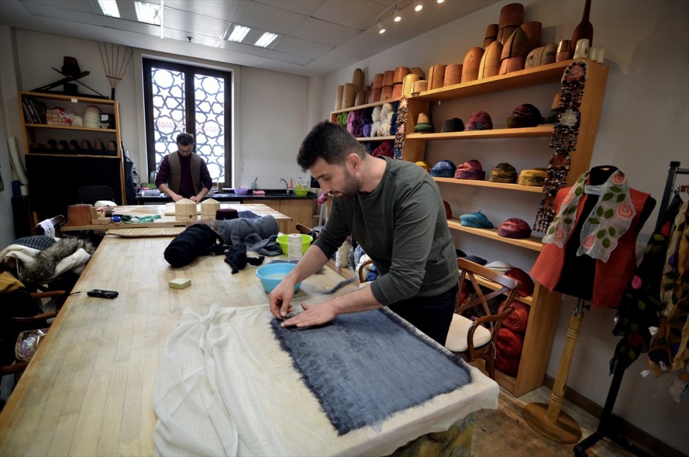 Keçe Usta Ellerde Şekil Alıyor