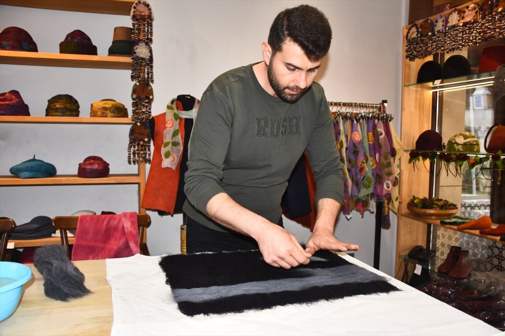 Keçe Usta Ellerde Şekil Alıyor