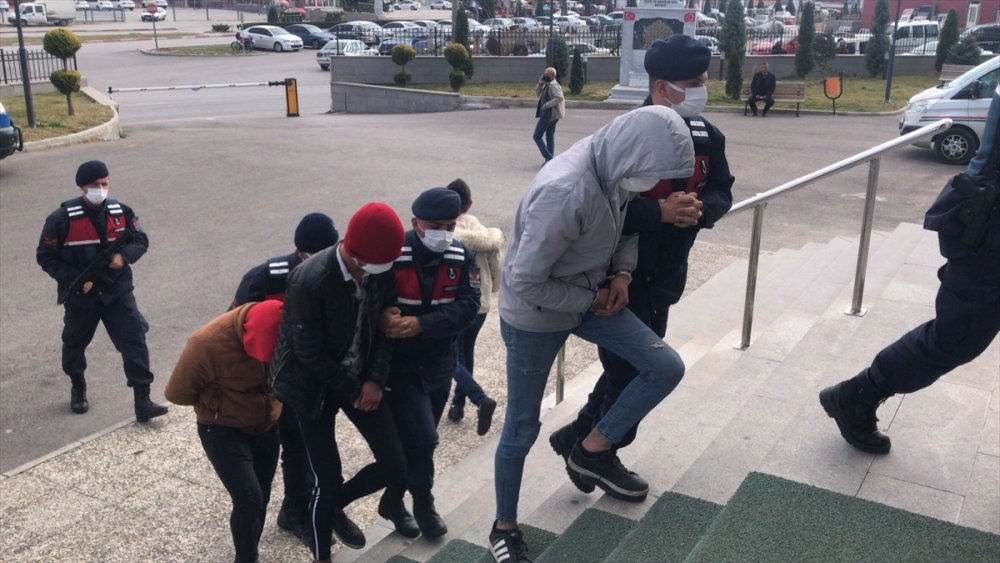 Karaman'da Bağ Evlerine Dadandılar