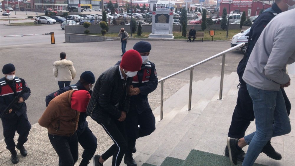Karaman'da Bağ Evlerine Dadandılar