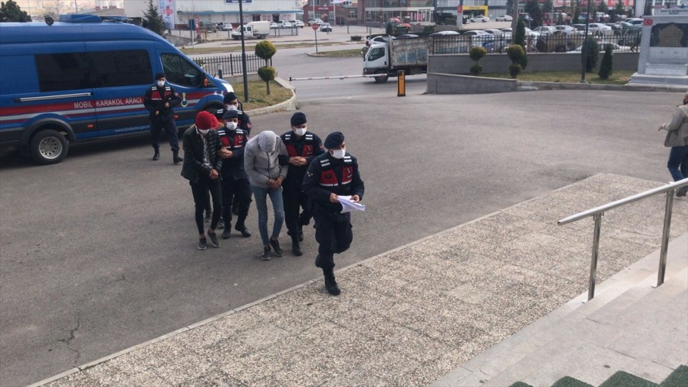 Karaman'da Bağ Evlerine Dadandılar