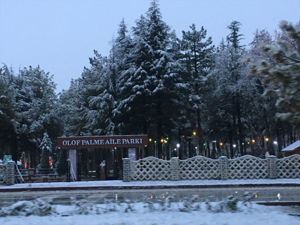 Kulu Güne Beyaz Örtüyle Uyandı