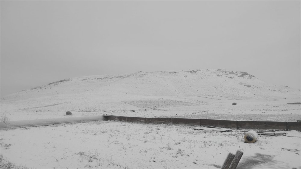 Kulu Güne Beyaz Örtüyle Uyandı