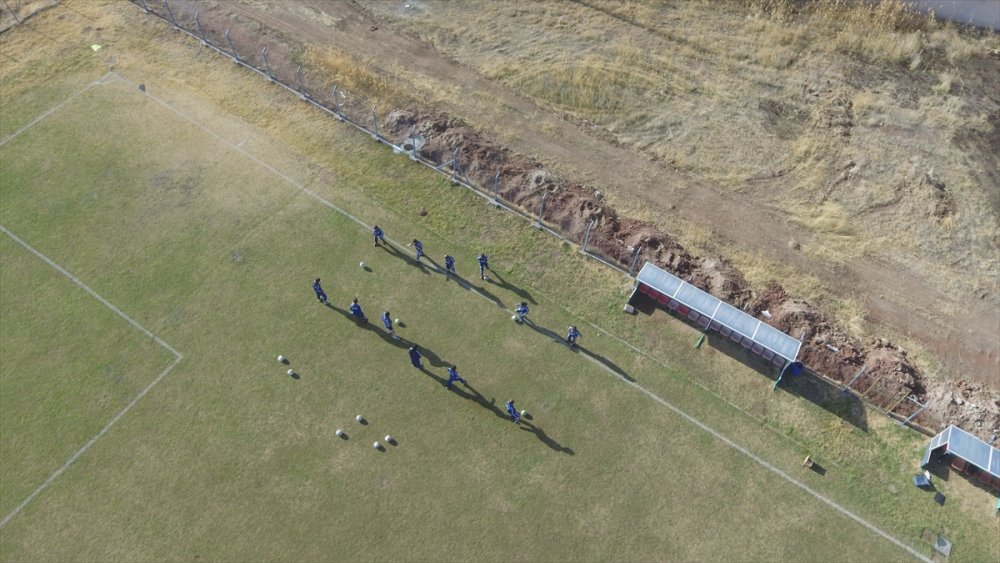 Aksaraylı Kadın Futbolcular 3. Ligde Şampiyonluğu Hedefliyor