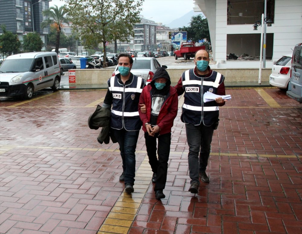 Antalya'da Motosiklet Hırsızına Suçüstü
