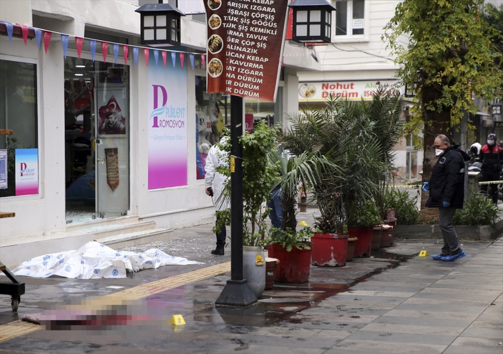 Mersin'de Sokakta Bir Kadını Öldüren Zanlı İntihar Etti