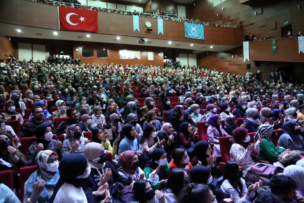 Niğde'de Yapımcı Ve Sunucu Bekir Develi Söyleşiye Katıldı