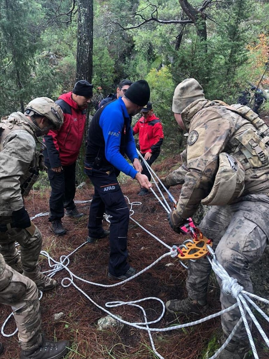 Antalya'da Kayıp Olarak Aranan Tır Şoförünün Cesedi Bulundu