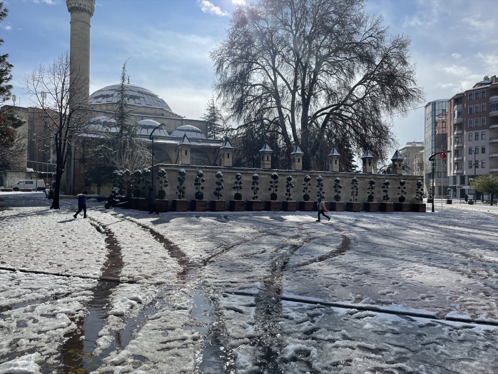 Karaman'da Kar ve Yağmur Yağışlı Bir Gün
