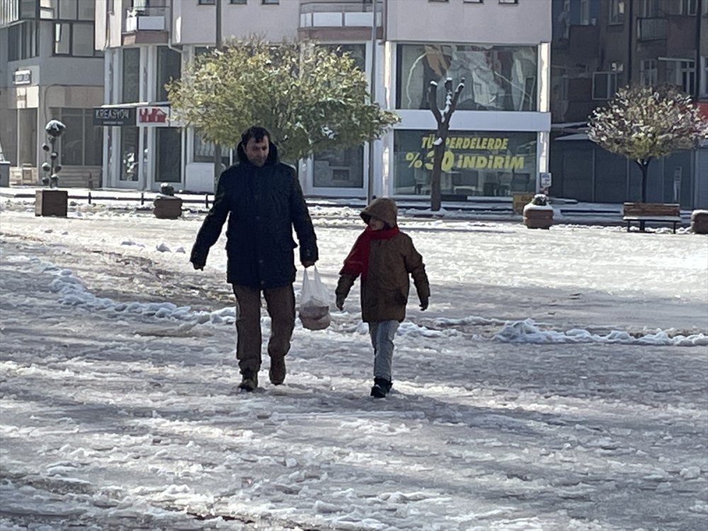 Karaman'da Kar ve Yağmur Yağışlı Bir Gün