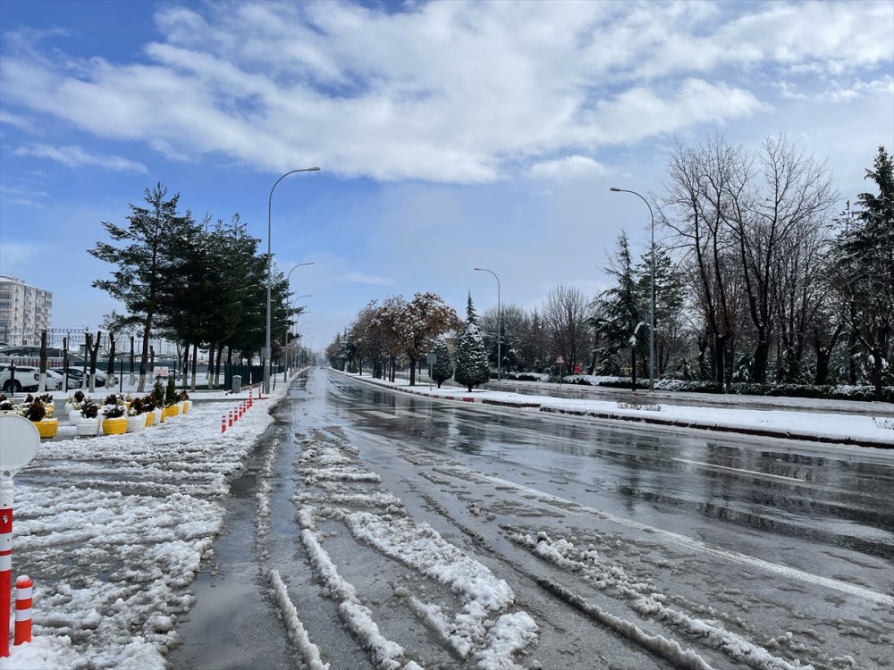 Karaman'da Kar ve Yağmur Yağışlı Bir Gün