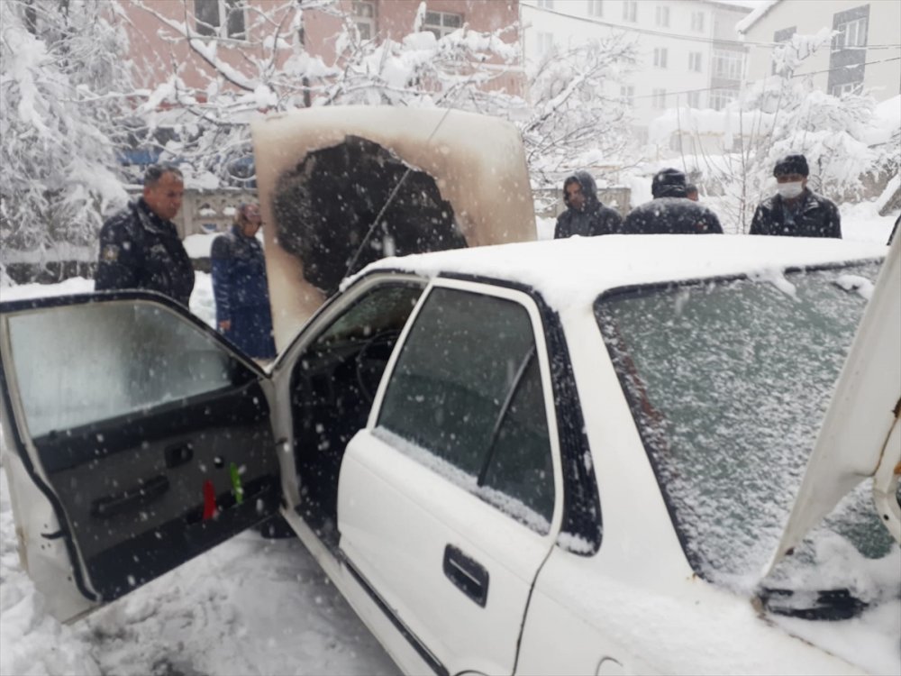 Konya'da Park Halindeki Araç Alev Aldı