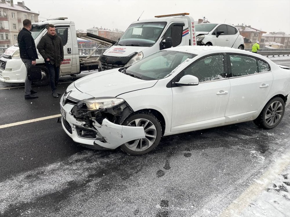 Aksaray'da Zincirleme Trafik Kazası