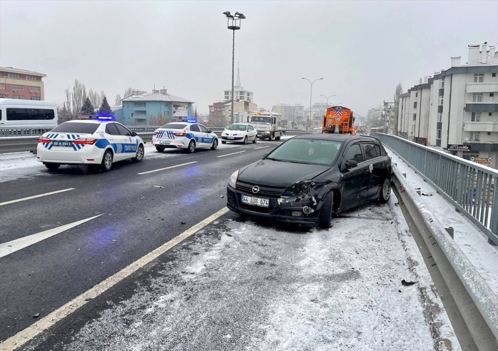 Aksaray'da Zincirleme Trafik Kazası
