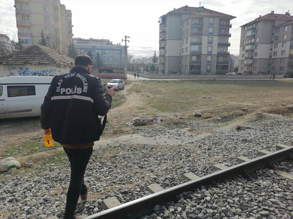 Ereğli'de Hemzemin Geçitte Tren Yayaya Çarptı