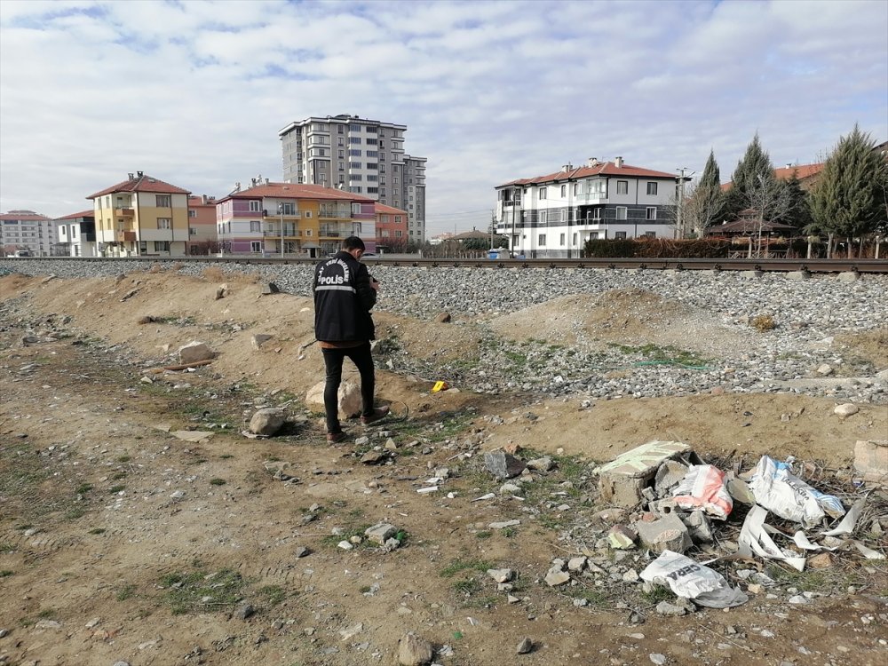 Ereğli'de Hemzemin Geçitte Tren Yayaya Çarptı