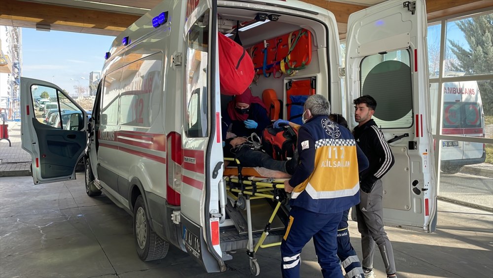 Karaman'da Bıçaklı Kavgada 1 Kişi Ağır Yaralandı