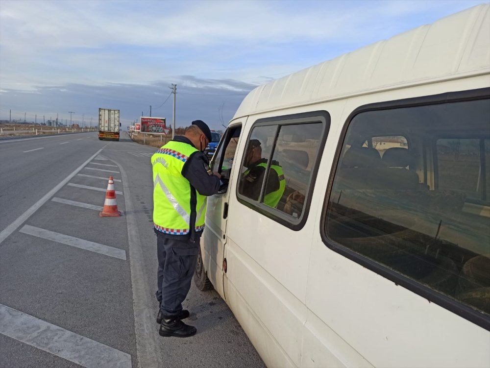 Karaman'da Jandarma Ekiplerinden Güvenlik Uygulaması
