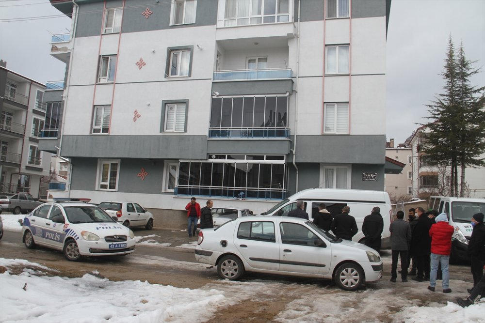 Konya'da Lise Öğretmeni Evinde Ölü Bulundu