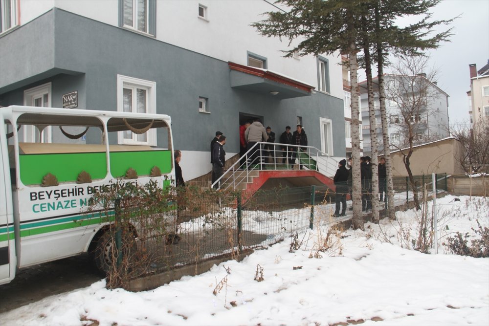 Konya'da Lise Öğretmeni Evinde Ölü Bulundu