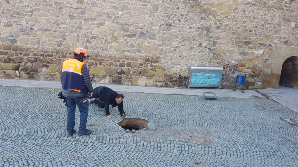 Niğde Kalesi'nde Oluşan Göçük, 200 Metrelik Kaçak Tüneli Ortaya Çıkardı