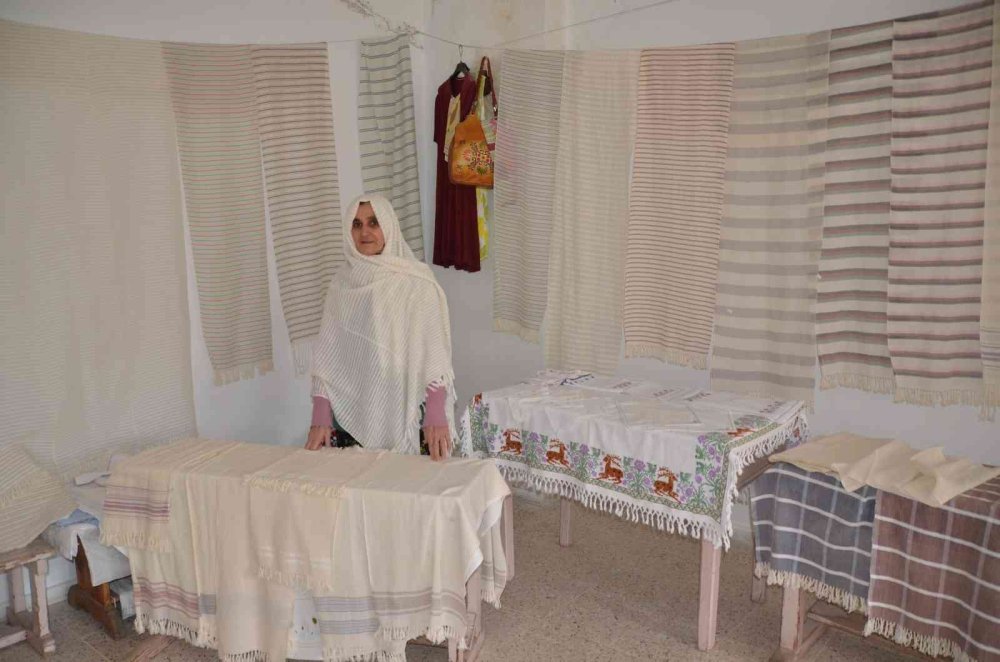 40 Yıldır Unutulan Sanatı, 150 Yıllık Tezgahta Canlandırdı