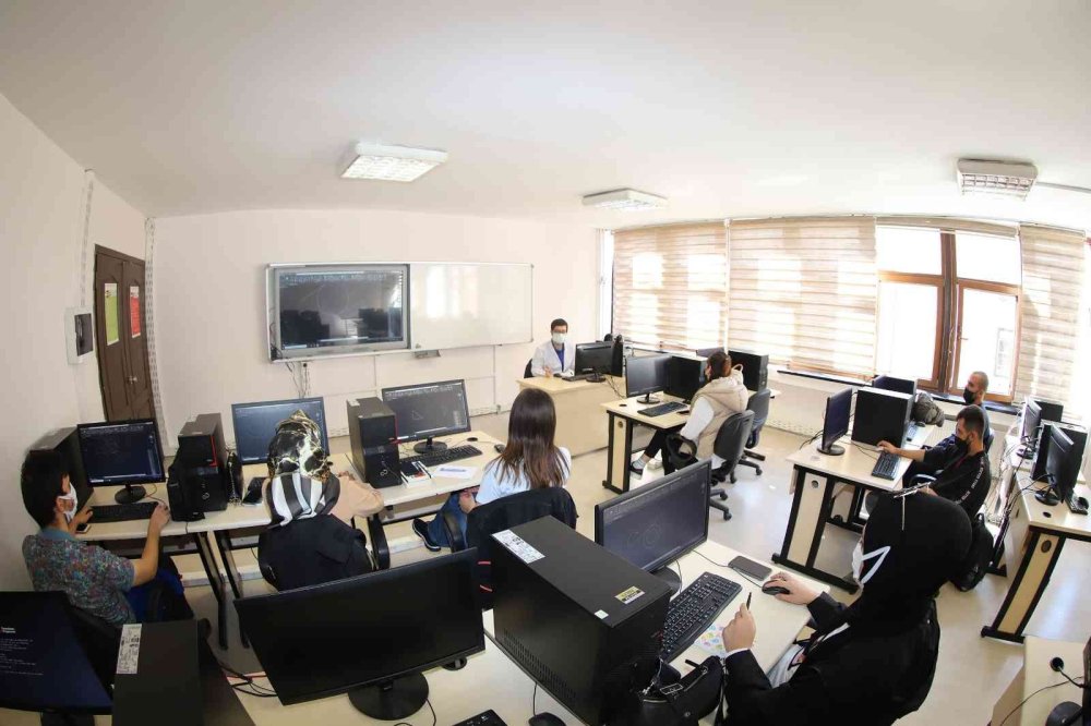 Konyalılar KOMEK İle Birçok Alanda Eğitim Alıyor