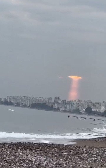 Mersin Semalarında Esrarengiz Yansıma