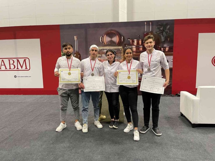 Alkü’ye 2 Altın 2 Gümüş Madalya