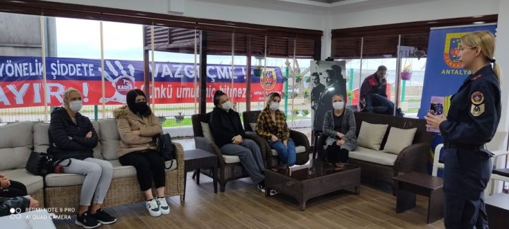 Jandarma, Şiddet Mağduru Kadınlarla Beraber