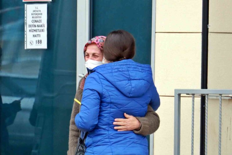 Kayıp Olarak Aranırken, Cesedi 500 Metrelik Uçurumda Bulunan Gencin Cenazesi Morgdan Alındı