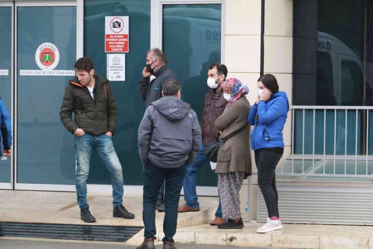 Kayıp Olarak Aranırken, Cesedi 500 Metrelik Uçurumda Bulunan Gencin Cenazesi Morgdan Alındı