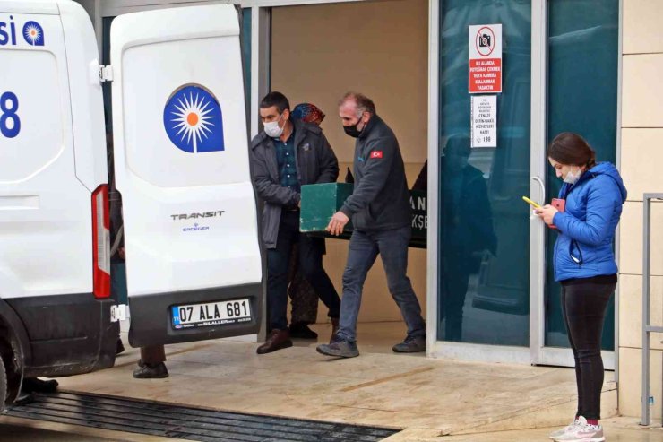 Kayıp Olarak Aranırken, Cesedi 500 Metrelik Uçurumda Bulunan Gencin Cenazesi Morgdan Alındı