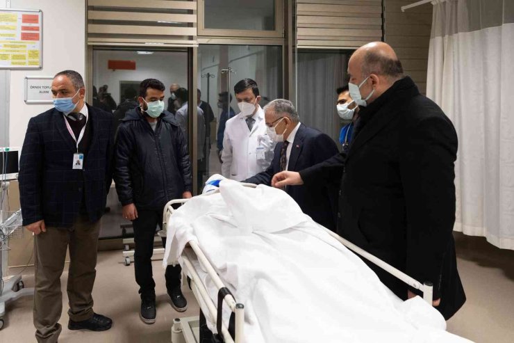 Başkan Büyükkılıç; Kazada Yaralanan Öğrencileri Ziyaret Etti