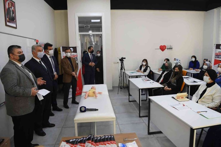 Kaymek’in 0-8 Yaş Bebek Ve Çocuk İlk Yardım Kursu Başladı