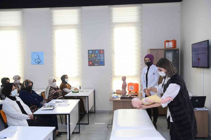 Kaymek’in 0-8 Yaş Bebek Ve Çocuk İlk Yardım Kursu Başladı