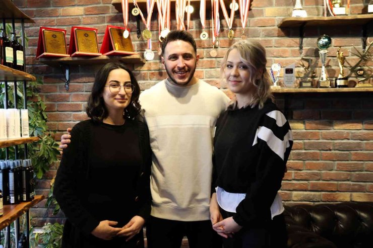 Erkek Saçı Kadınlara Emanet