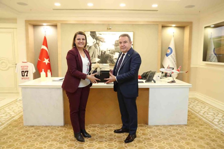 İzmit Belediye Başkanı Antalya’nın Projelerini İnceledi