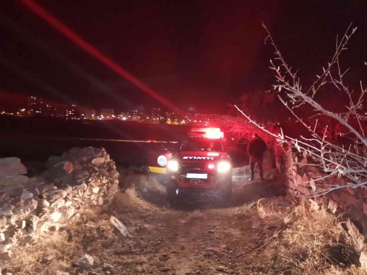 Kayseri’de 6 Metrelik Çukura Düşen Şahıs Kurtarıldı
