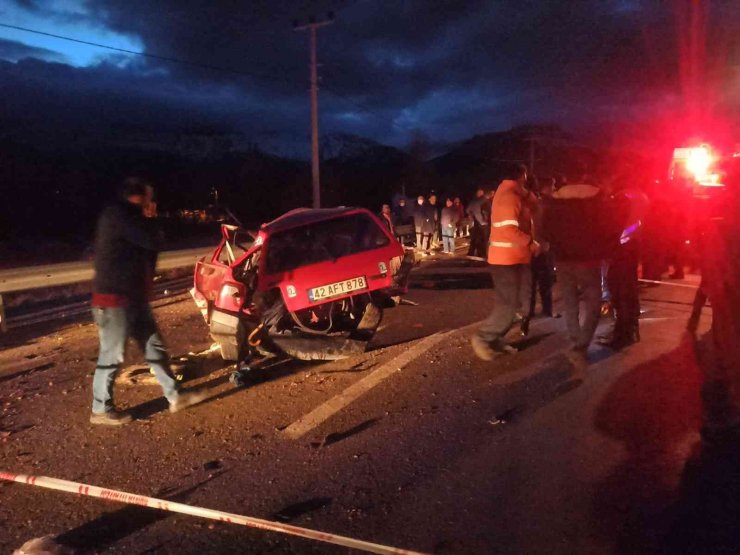 Konya’da Otomobil İle Pikap Çarpıştı: 2 Ölü, 3 Yaralı