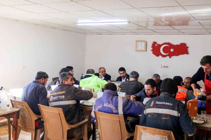 Başkan Öztürk Maden İşçilerini Ziyaret Etti